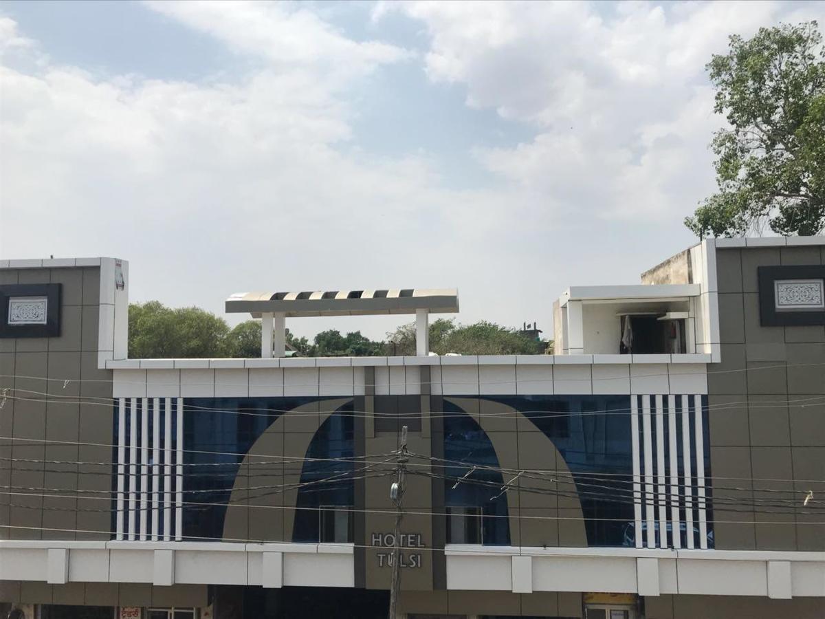 Hotel Tulsi Bānda Exterior photo